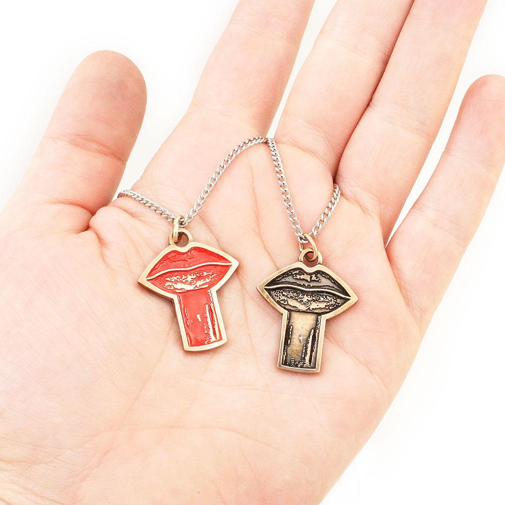 Eleanorian Lips Pendant - Image 4
