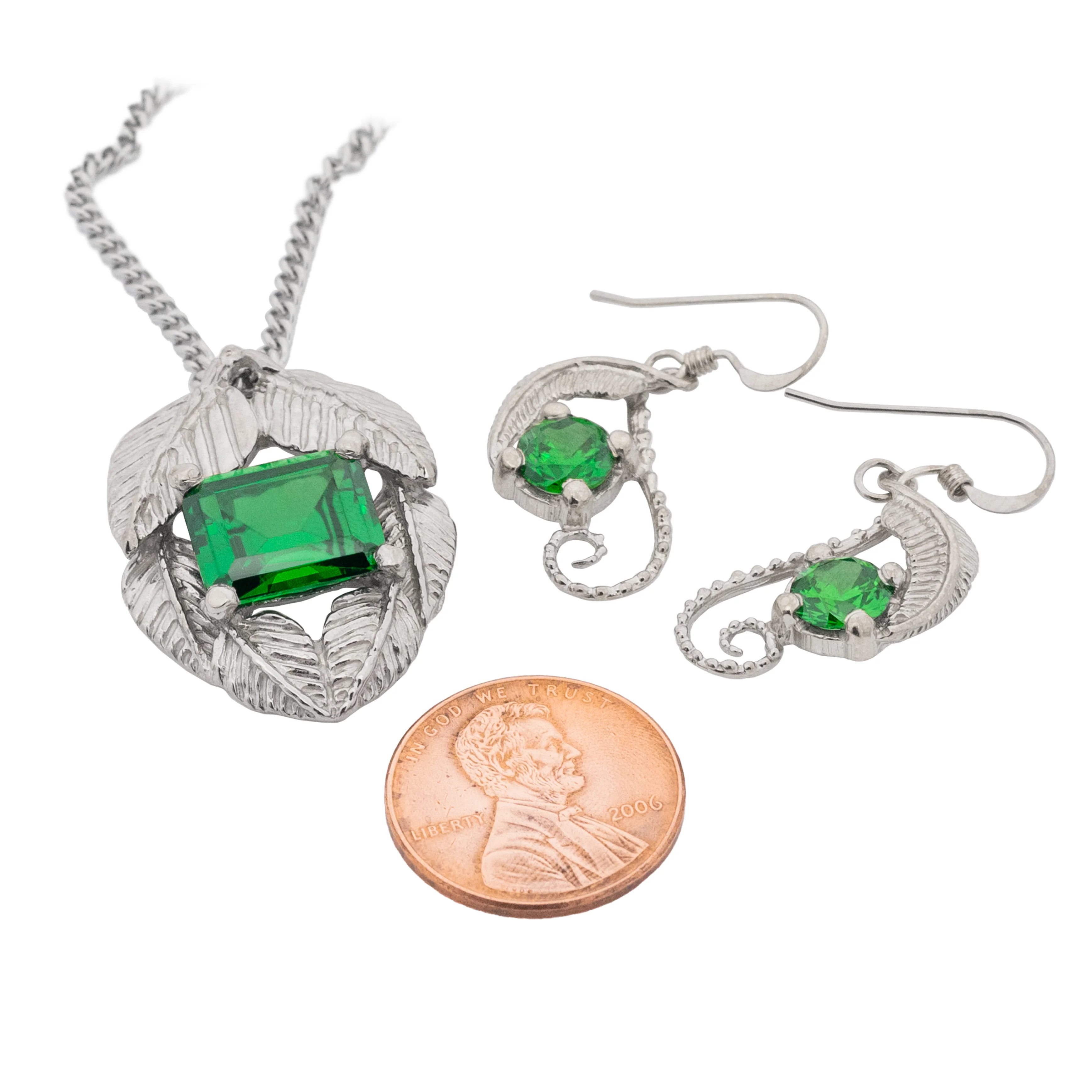 The Emeralds of GIRION™ - MIRKWOOD™ Elven Earrings - Image 4